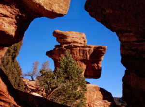 Balanced Rock, seemingly ready to tip over, at Garden of the Gods